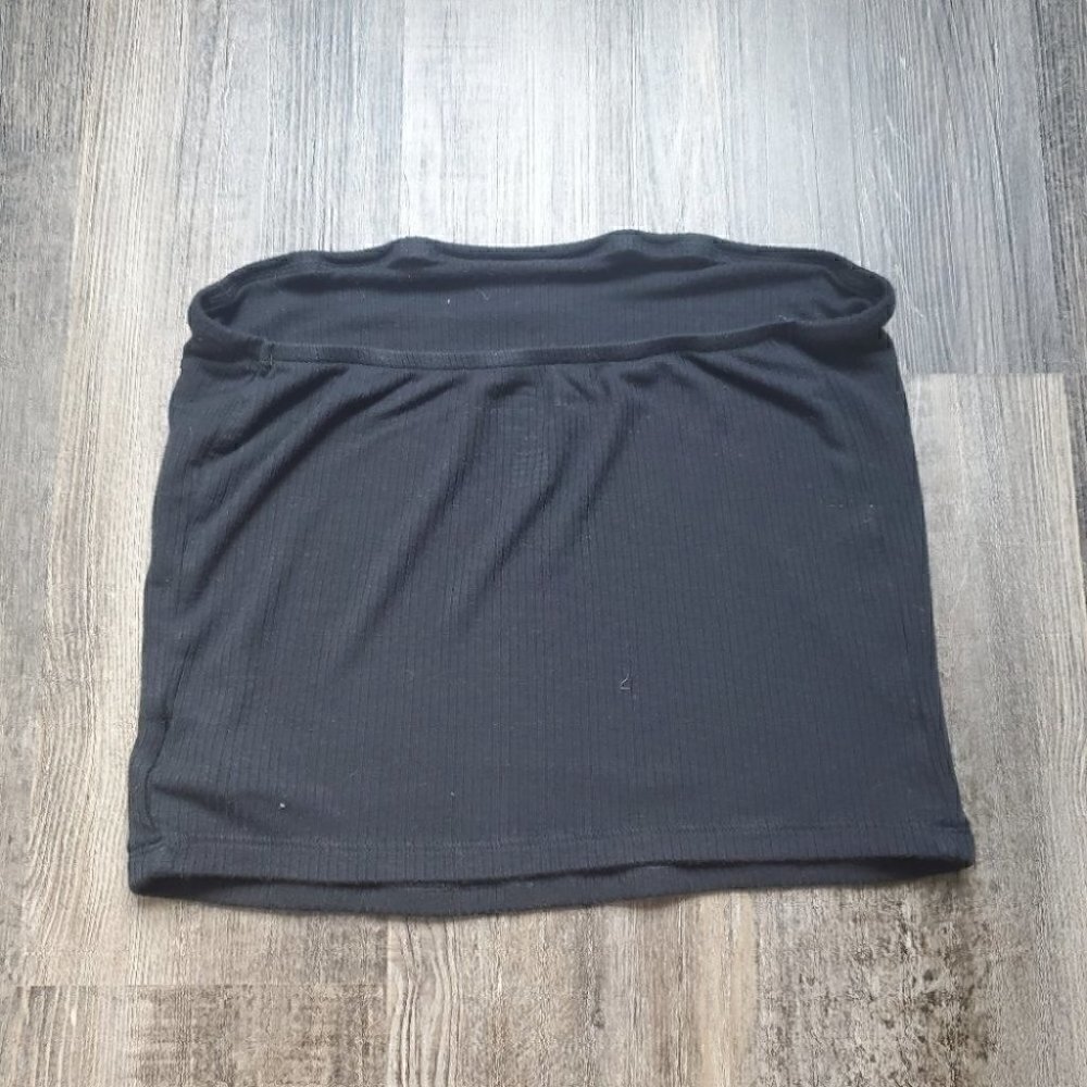 Crop Top - Picture 2 of 3